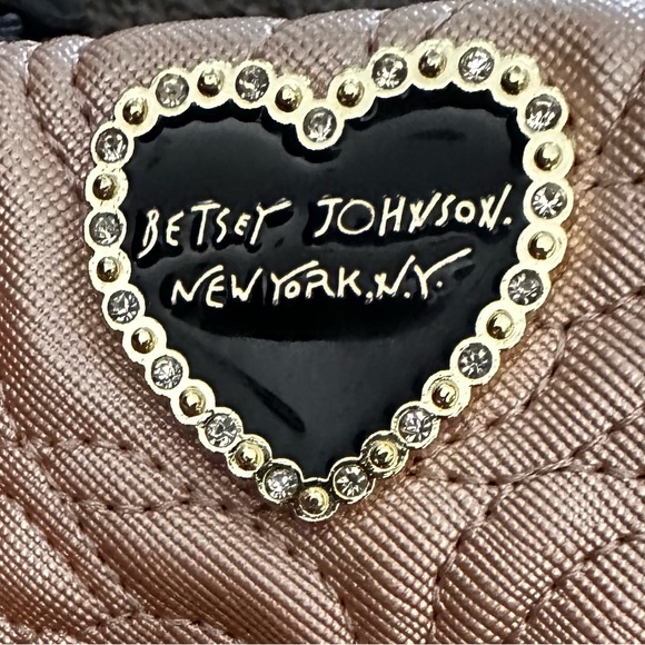 BOGO 𝐵𝑒𝓉𝓈𝑒𝓎 𝒥𝑜𝒽𝓃𝓈𝑜𝓃 𝒲𝑒𝑒𝓀𝑒𝓃𝒹 𝒟𝒾𝒶𝓅𝑒𝓇 𝐵𝒶𝑔 - Picture 7 of 10